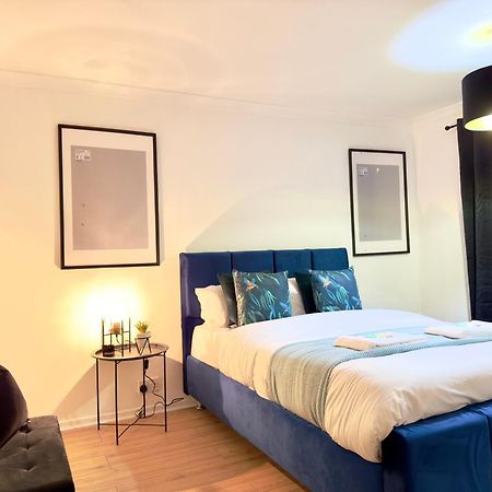 Rnm - Business Professionals Ready, Cost Effective For Large Stays! 3 Bedroom Lounge, Private Access & Entire Place, Kitchen & Washroom With Amenities, Smart Tv, Easy Access, Fast Wifi, Large Driveway, Great Transport Links, Near Worcester Hospital A Buitenkant foto