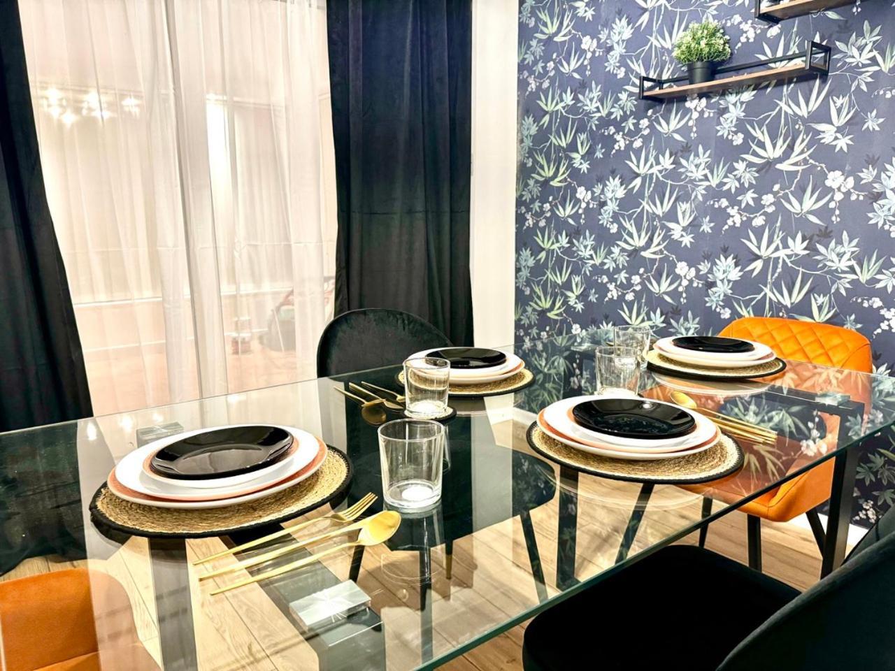 Rnm - Business Professionals Ready, Cost Effective For Large Stays! 3 Bedroom Lounge, Private Access & Entire Place, Kitchen & Washroom With Amenities, Smart Tv, Easy Access, Fast Wifi, Large Driveway, Great Transport Links, Near Worcester Hospital A Buitenkant foto