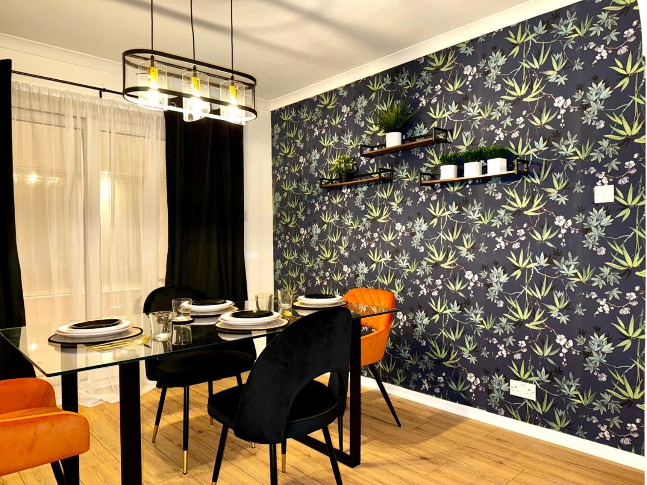 Rnm - Business Professionals Ready, Cost Effective For Large Stays! 3 Bedroom Lounge, Private Access & Entire Place, Kitchen & Washroom With Amenities, Smart Tv, Easy Access, Fast Wifi, Large Driveway, Great Transport Links, Near Worcester Hospital A Buitenkant foto
