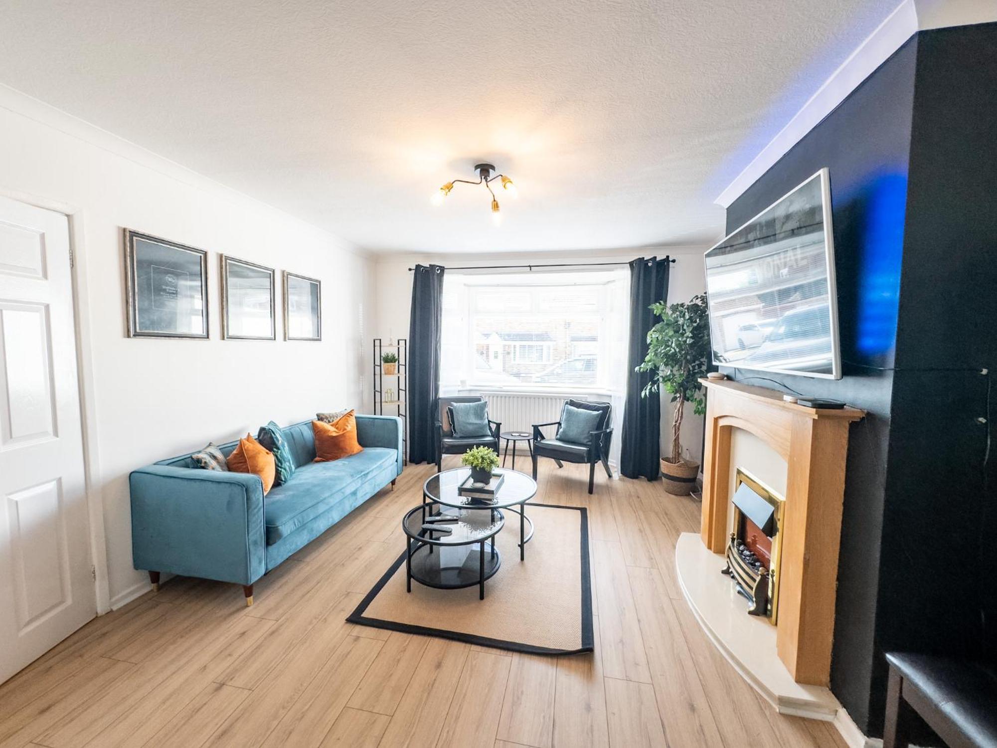 Rnm - Business Professionals Ready, Cost Effective For Large Stays! 3 Bedroom Lounge, Private Access & Entire Place, Kitchen & Washroom With Amenities, Smart Tv, Easy Access, Fast Wifi, Large Driveway, Great Transport Links, Near Worcester Hospital A Buitenkant foto