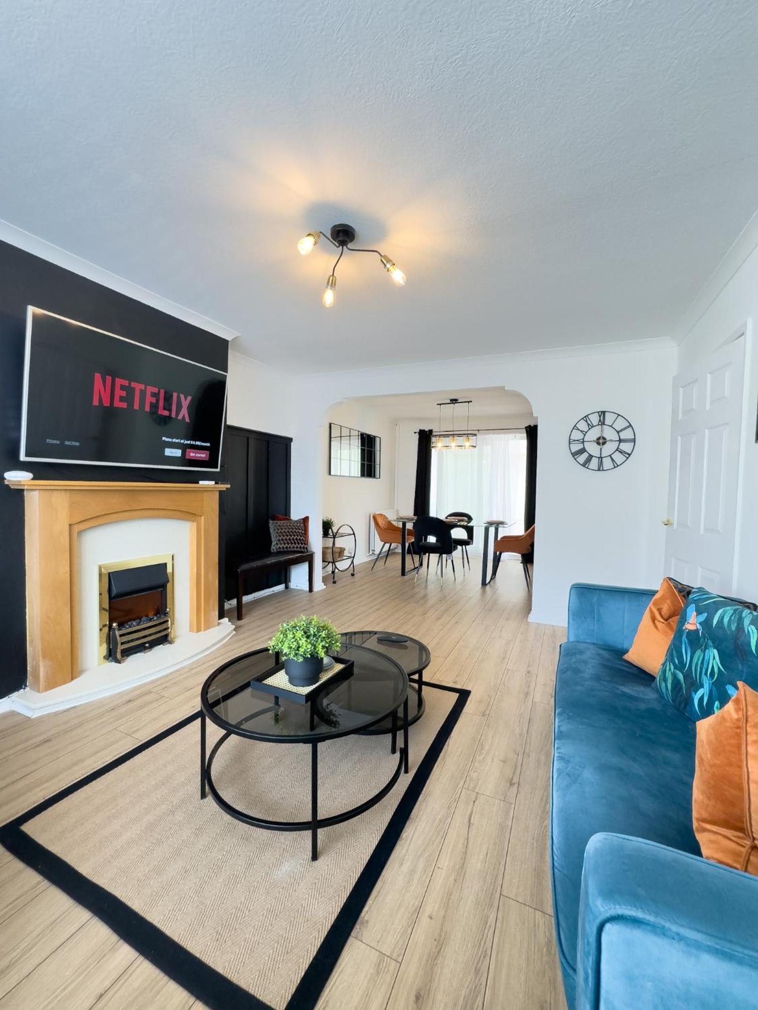 Rnm - Business Professionals Ready, Cost Effective For Large Stays! 3 Bedroom Lounge, Private Access & Entire Place, Kitchen & Washroom With Amenities, Smart Tv, Easy Access, Fast Wifi, Large Driveway, Great Transport Links, Near Worcester Hospital A Buitenkant foto